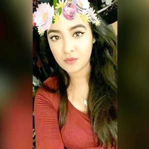 Meet your Posher, Yesenia